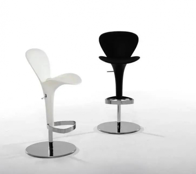 ELLE Decoration шопинг: стулья на одной ноге